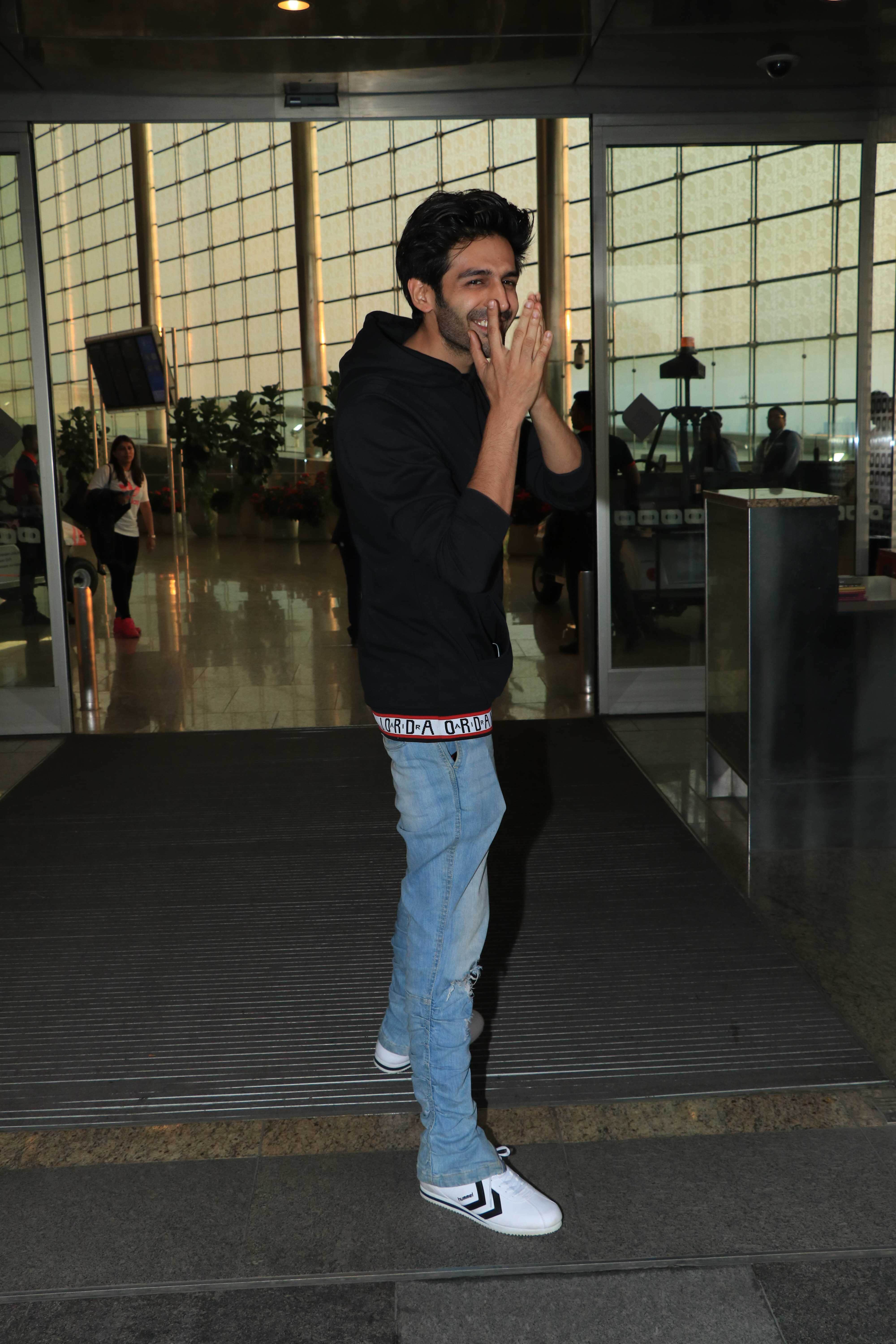Arjun Kapoor to Disha Patani these bollywood celebrities spotted mumbai airport