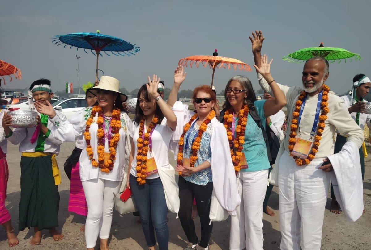 188 foreign deligates reached sangam to see glory of Kumbh Mela Prayagraj