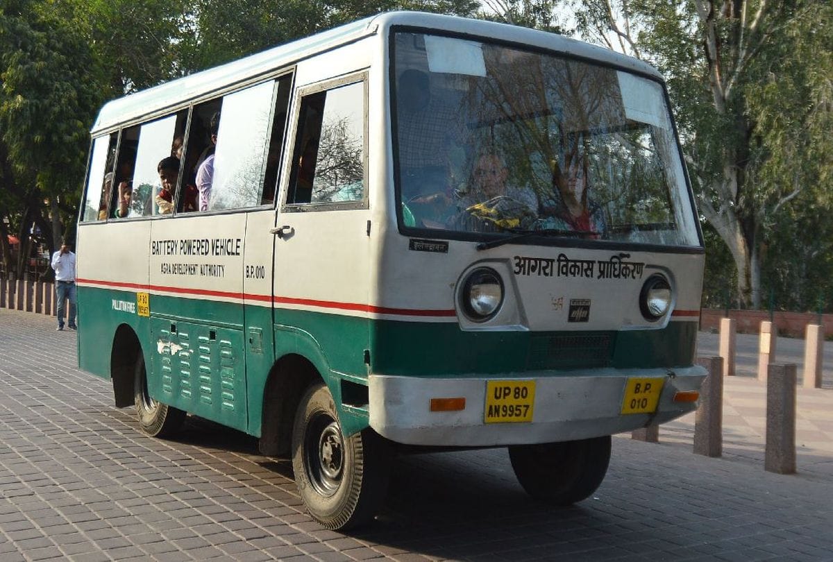 Golf carts at the Taj Mahal will soon privatized