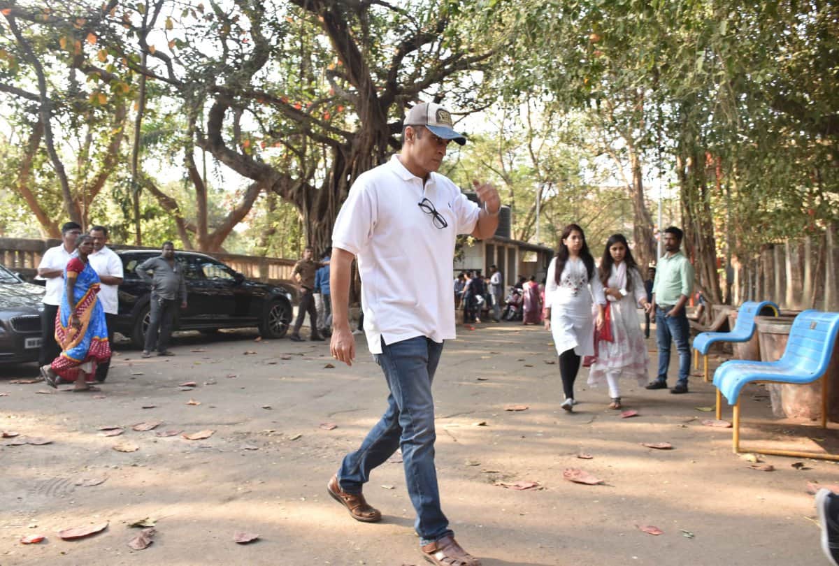 Soni Razdan to Satish Kaushik these bollywood celebrities reached Rajkumar Barjatya funeral