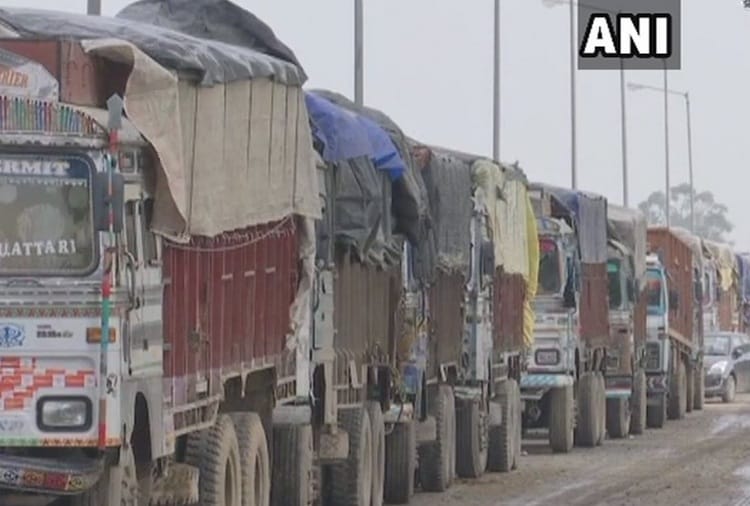 Pulwama Terror Attack, Pakistan,  Import of goods Banned from Attari-Wagah border