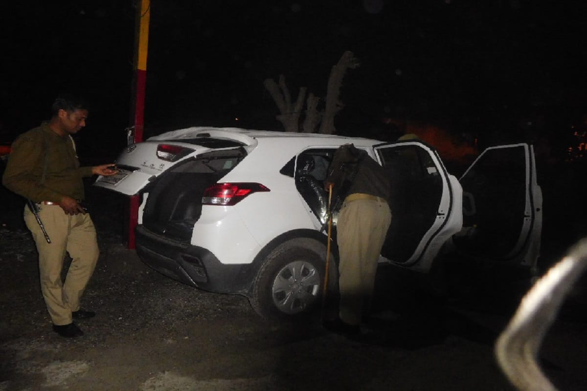 Meerut, armed men robbed gold worth Rs 5 crore and new police officers have taken charge