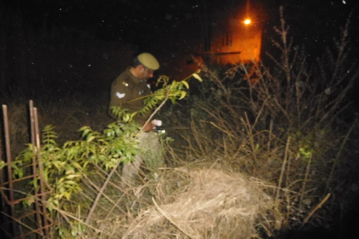Amroha: Girl thrown  railway track after rape in Gajraula, police registered case, accused absconding