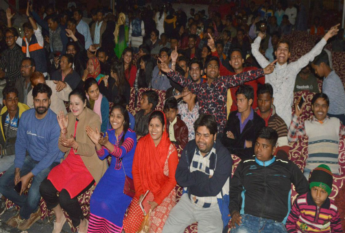 singer Altaf Raja live performance in Taj mahaostav agra