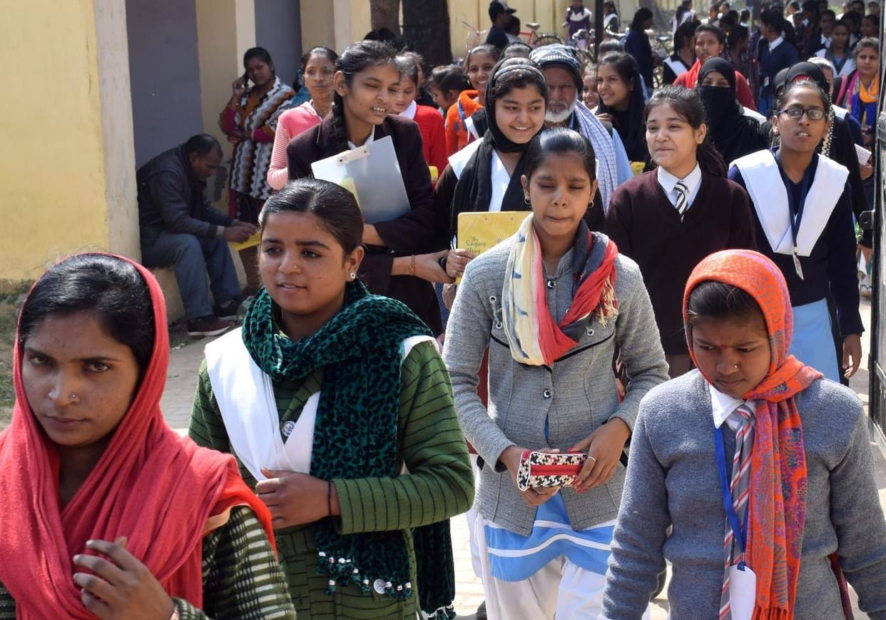 हाईस्कूल-इंटरमीडिएट चित्रकला में 16