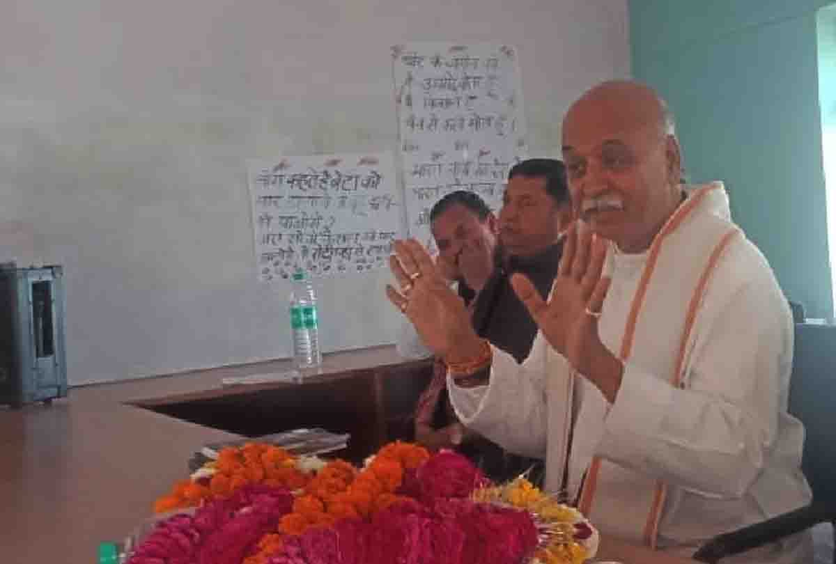praveen togadia talk about pm modi