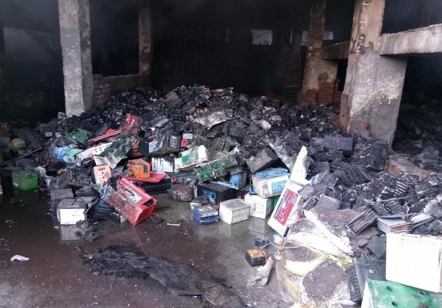 सिक्का फैक्टरी में भड़की आग, लाखों का नुकसान
