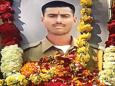 Shaheed's wife wants to work in Kanpur