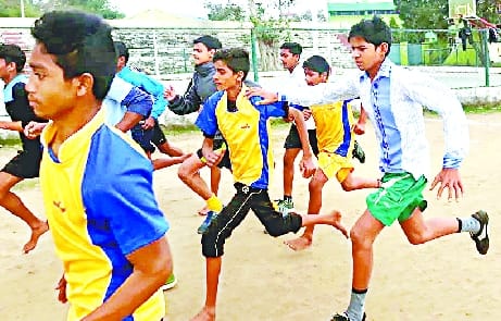 खिलाड़ी बेटियों को लगी माता-पिता के नजरिये की नजर