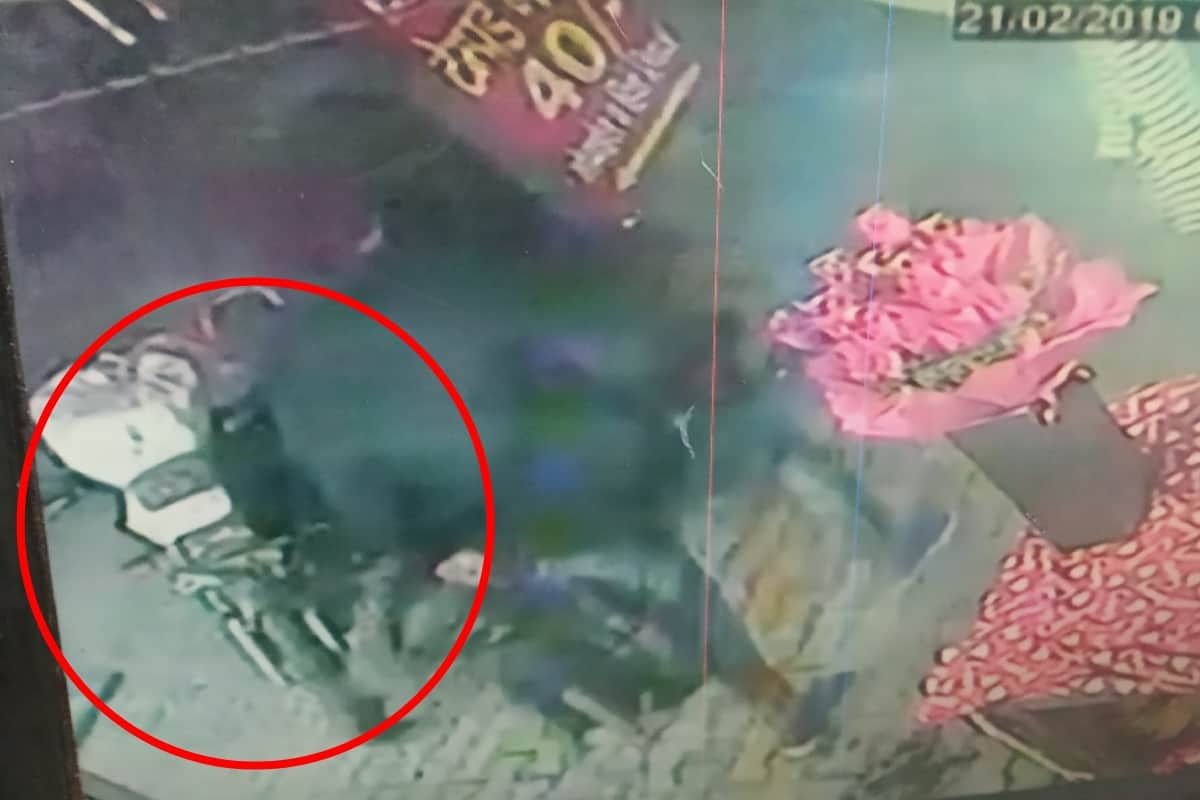 Meerut Manappuram gold robbery, police arrested four accused , fifteen kilogram gold was looted