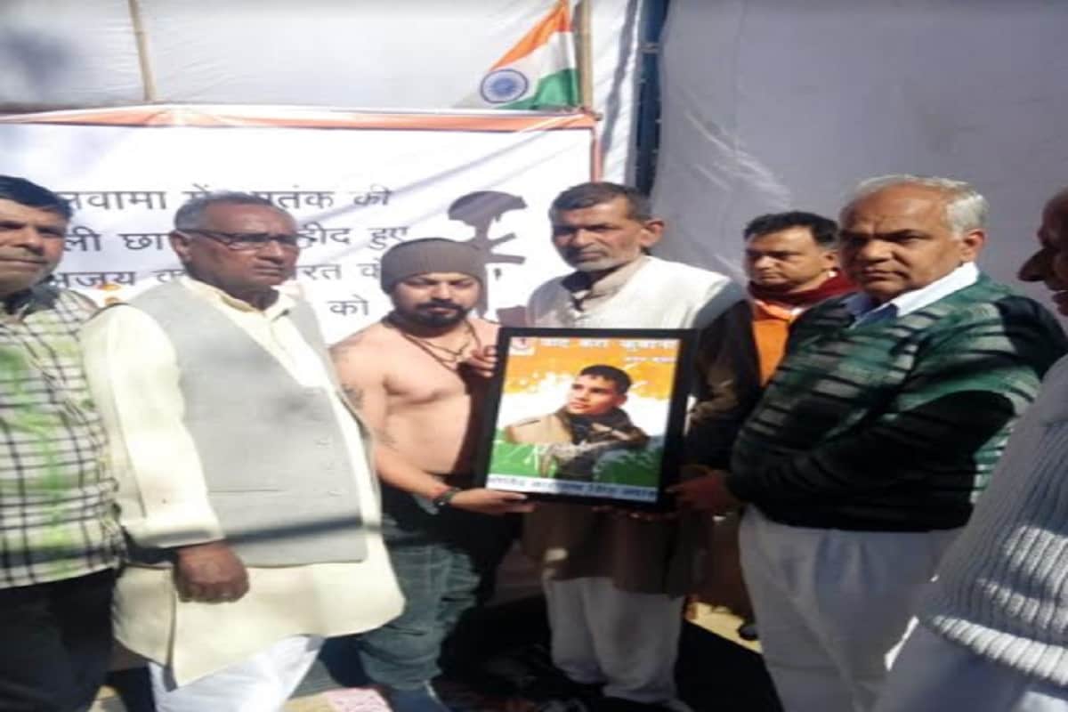 Pulwama terror atttack, Meerut abhishek gautam tatooed names of CRPF martyrs on his body