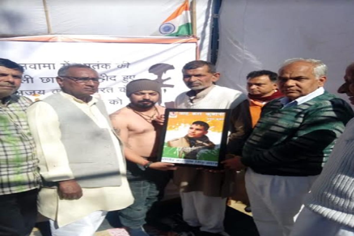 Pulwama terror atttack, Meerut abhishek gautam tatooed names of CRPF martyrs on his body