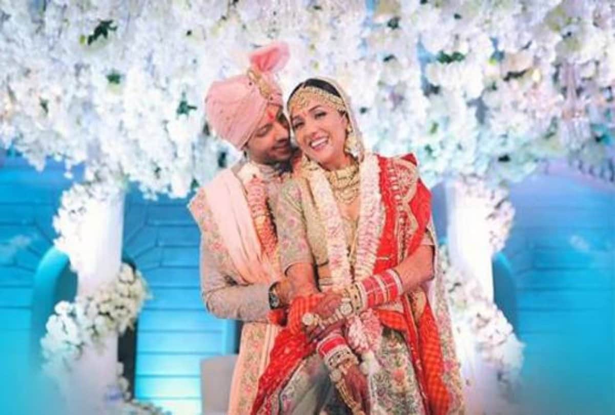 singer neeti mohan nihar pandya wedding photos on social media