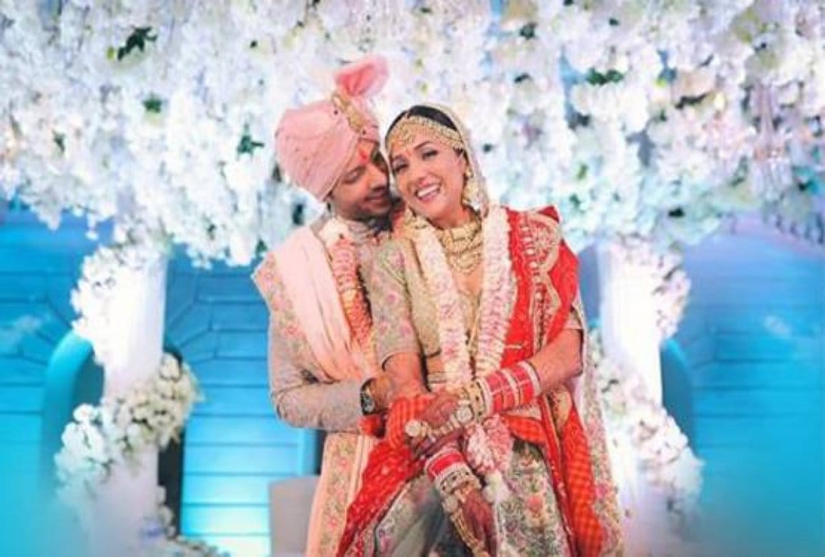 singer neeti mohan nihar pandya wedding photos on social media