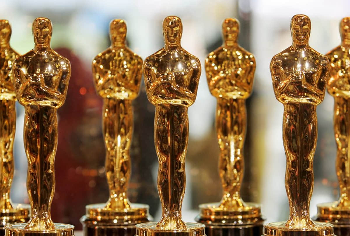 First time Bollywood star Priyanka Chopra presented Oscars awards for Best Film Editing