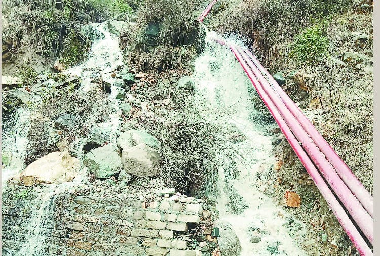 सैंज परियोजना की सिउंड टनल में रिसाव