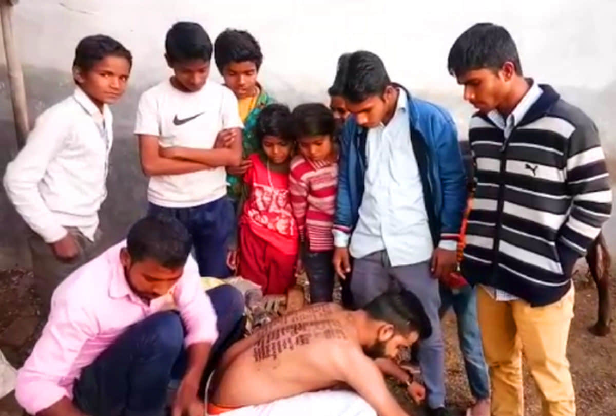 shamli vijay tatooed names of crpf martyrs on his body as a tribute to pulwama terror atttack