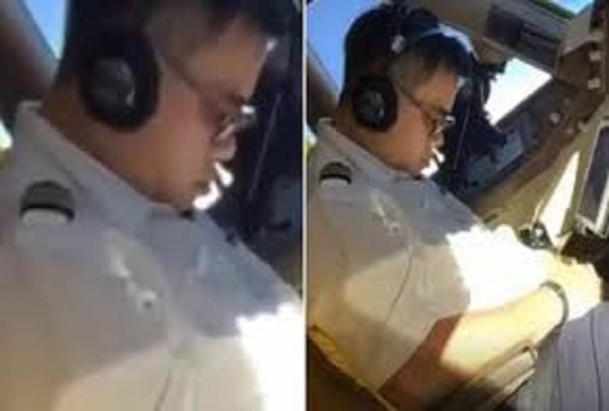 china airlines captain has been filmed sleeping in command of Boeing 747