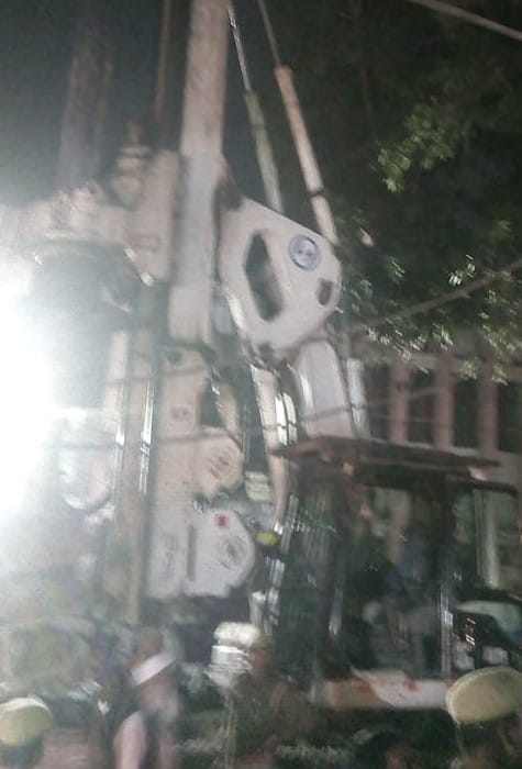 shuttering colapsed during bridge contruction, six injured