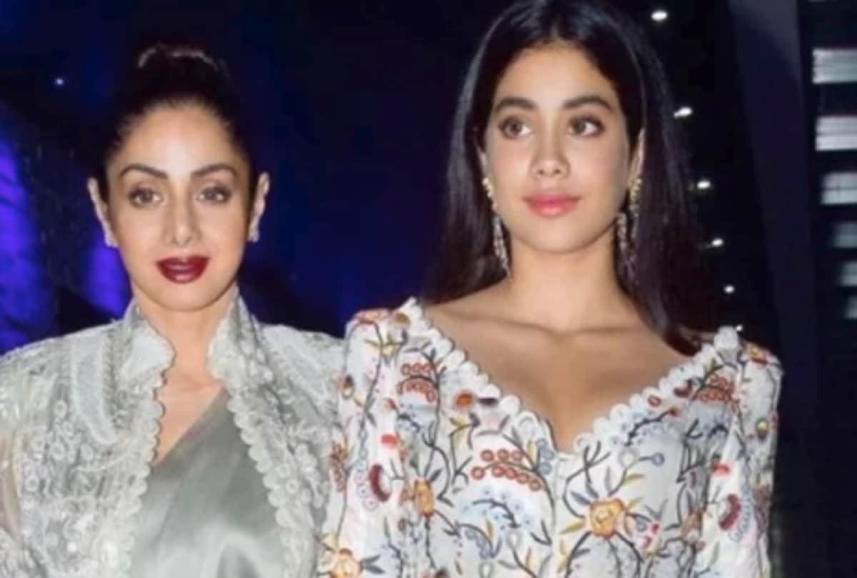 Jhanvi Kapoor was on the ramp for the last time with Sridevi