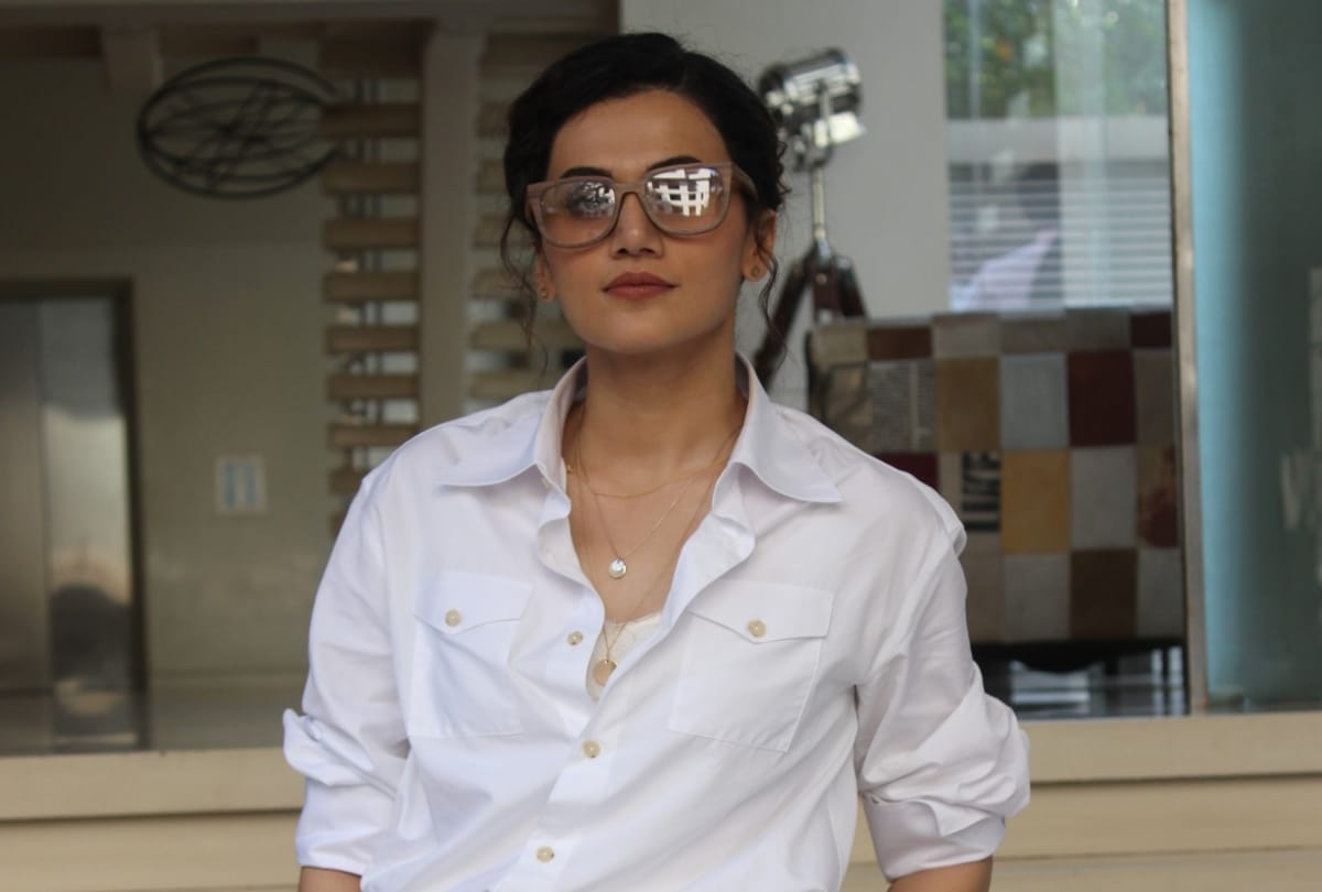 Taapsee Pannu Tweet shows she Goes Through Bad Experience In Air India