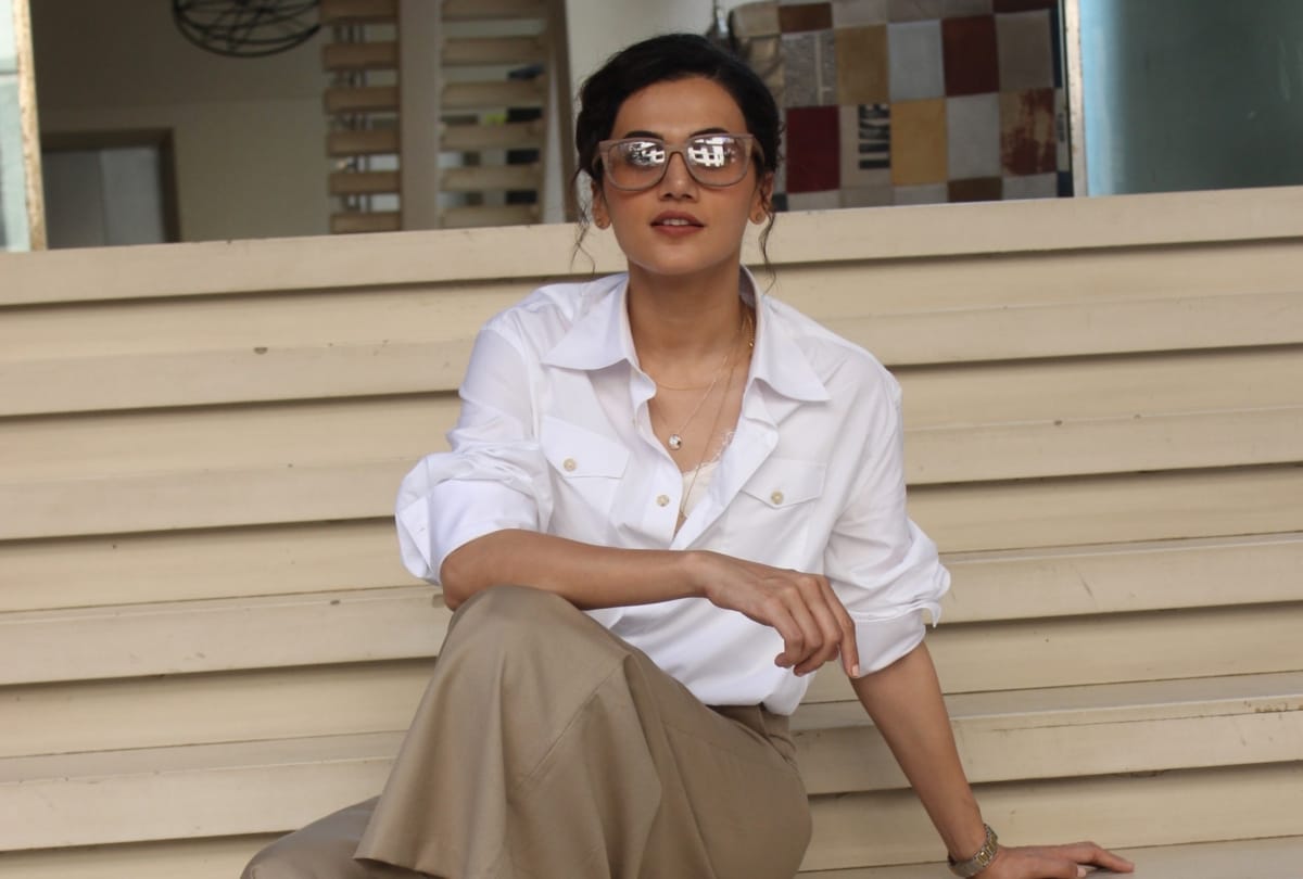 Taapsee Pannu Tweet shows she Goes Through Bad Experience In Air India