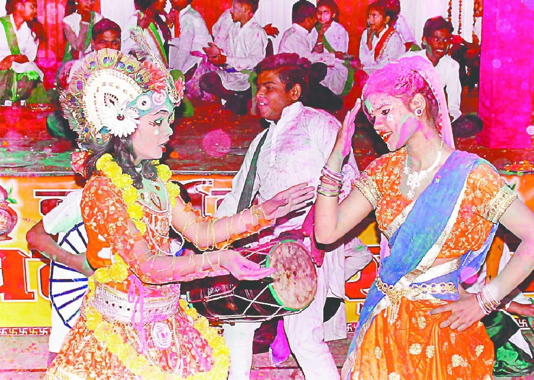 Message of patriotism given by cultural programs