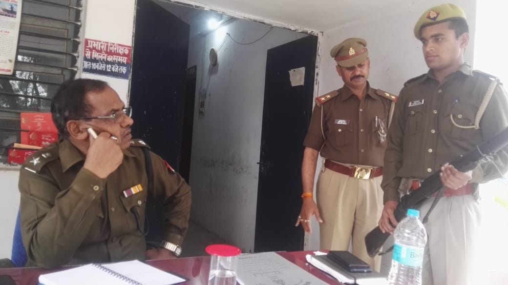थाने पहुंचे एसपी, खामियां देखकर भड़के