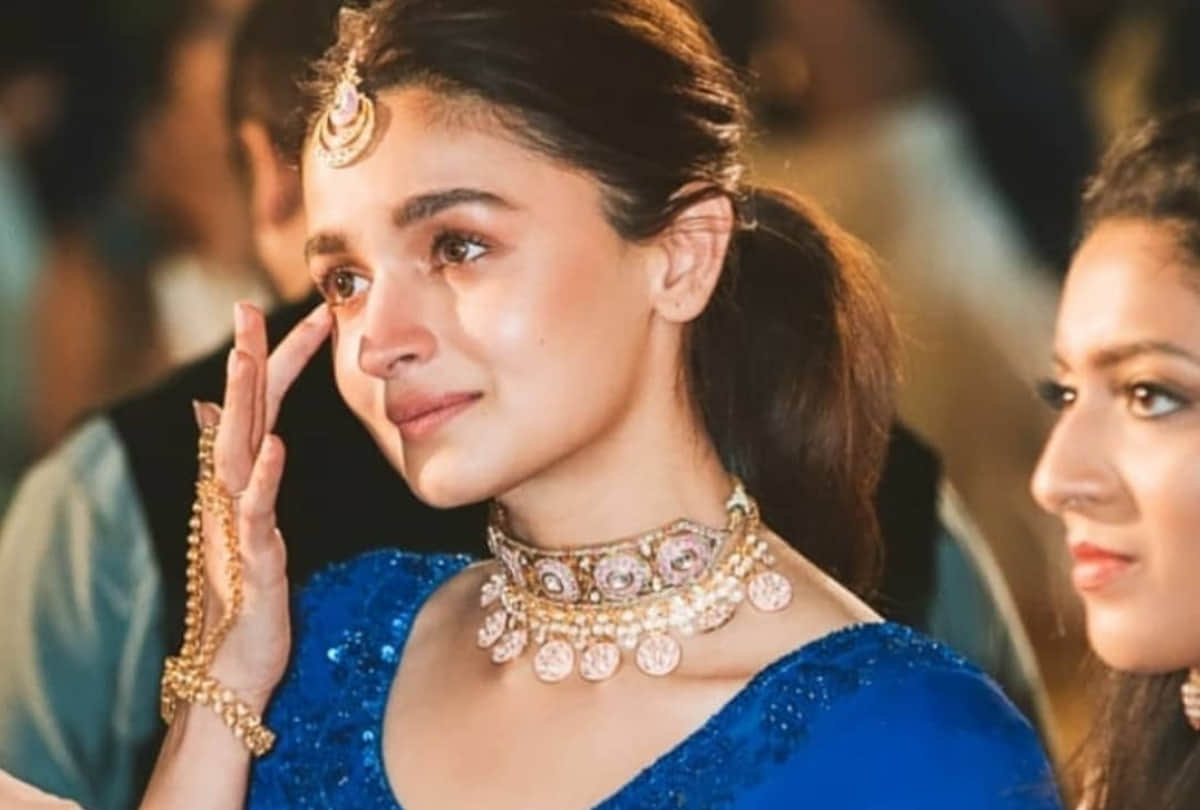 Alia Bhatt shares her workout and hair style photo on social media
