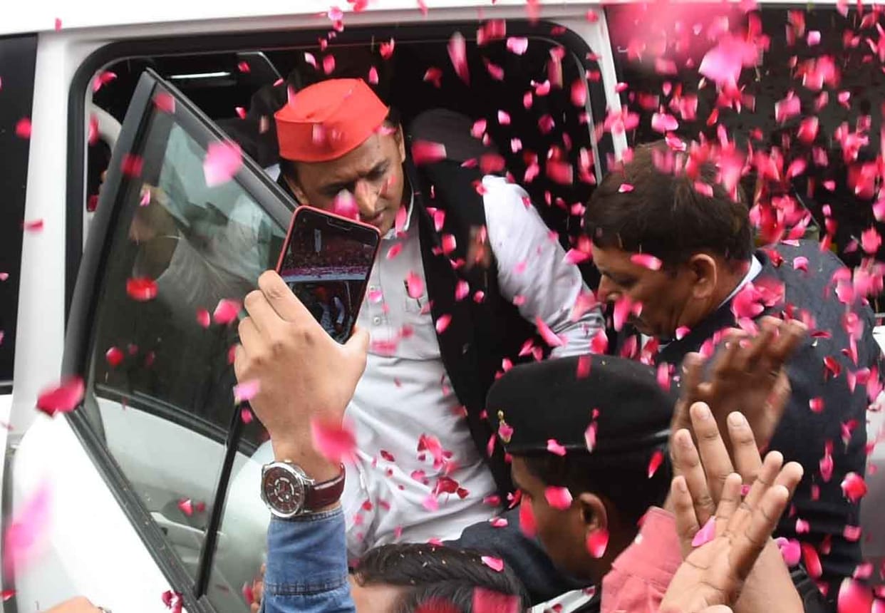 akhilesh yadav statement about mulayam singh and amar singh