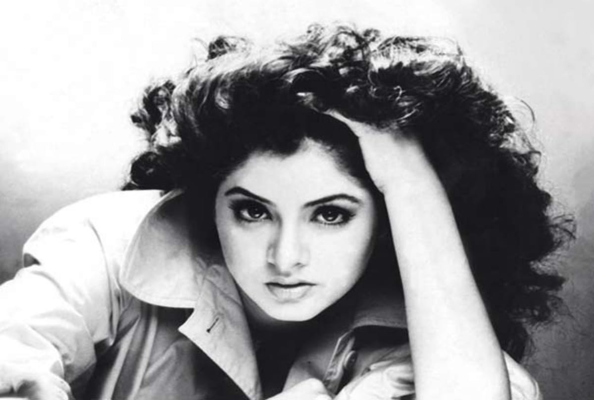 These 6 actresses working with Shahrukh Khan have died