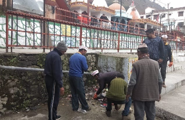 Cleanliness drive run by businessmen