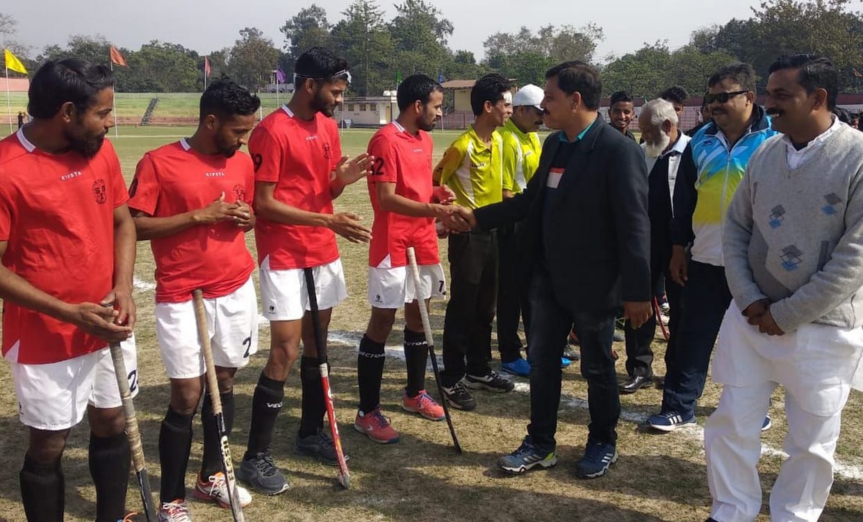 सैफई ने 2-0 व बस्ती ने 6-1 से जीता मैच