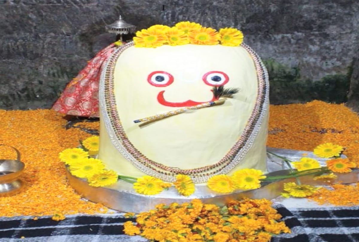 Shivratri 2019: Baba Bhootanath seen as Rameshwar Mahadev