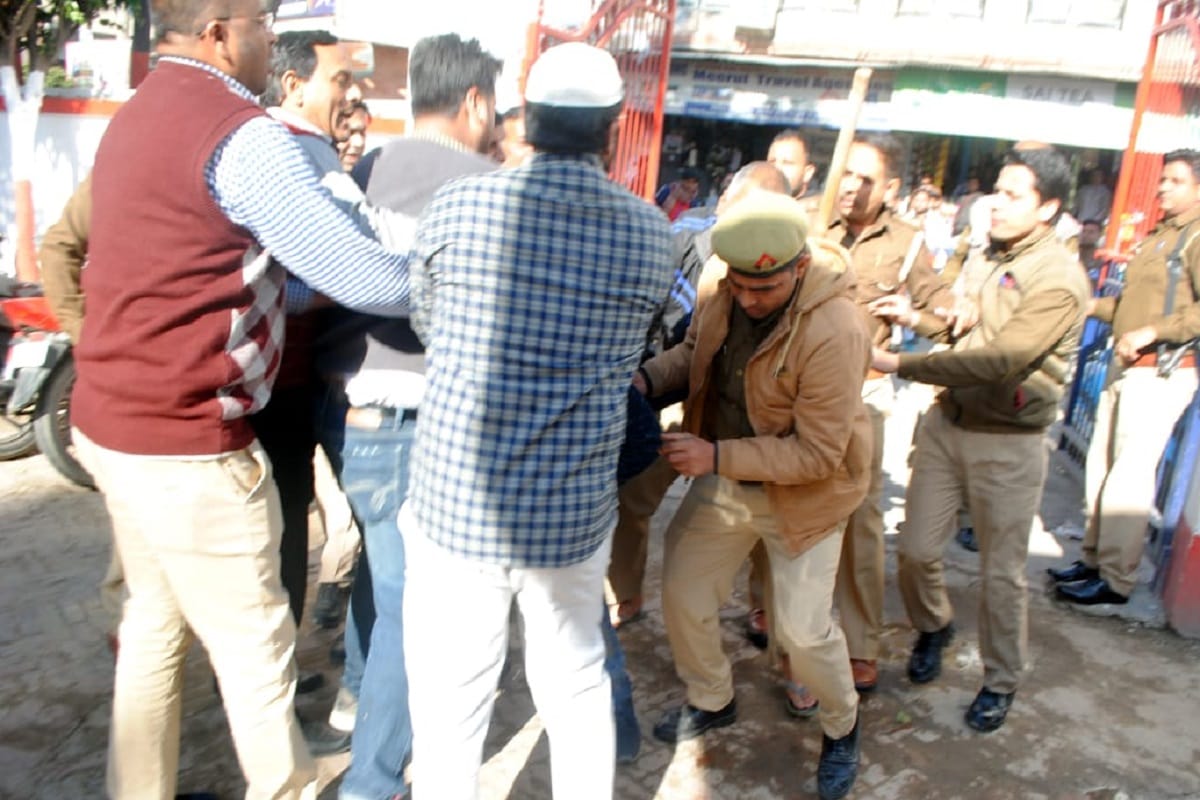 Ruckus in police station after love marriage at meerut