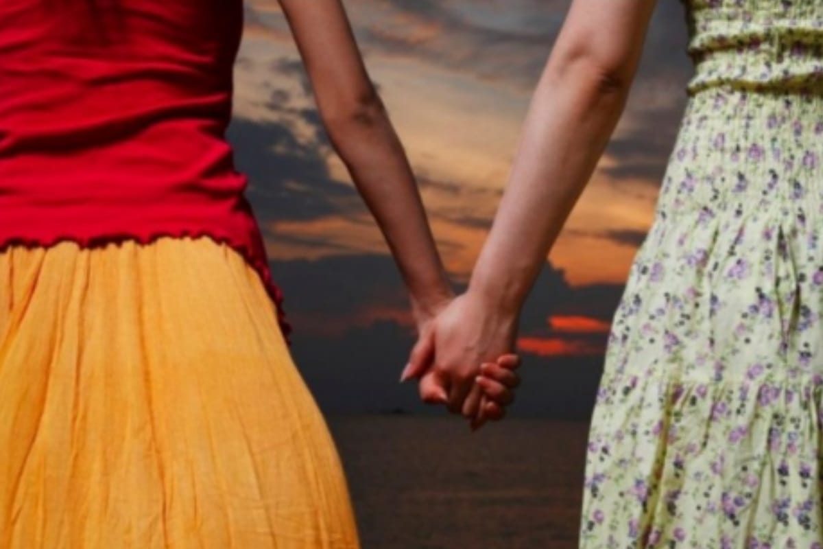 Meerut girls rucks on the road, called themselves husband and wife