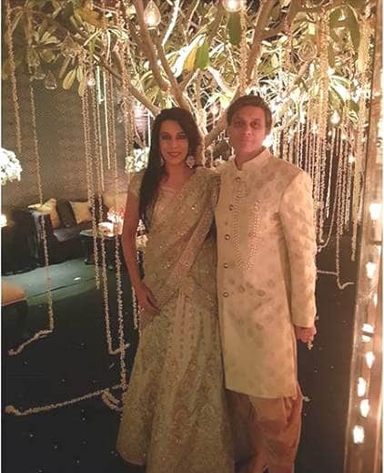 pooja bedi get engaged with boyfriend maneck contractor photo viral