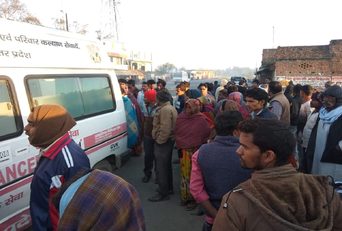 three died in road accident at jaunpur