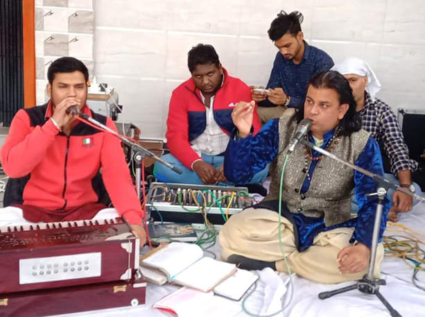 सिरड़ी वाले सांई बाबा आया है दर पर तेरे सवाली..