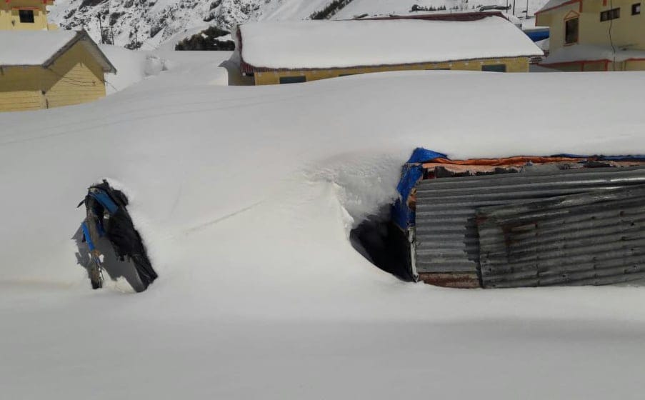 snowfall in badrinath shops damaged