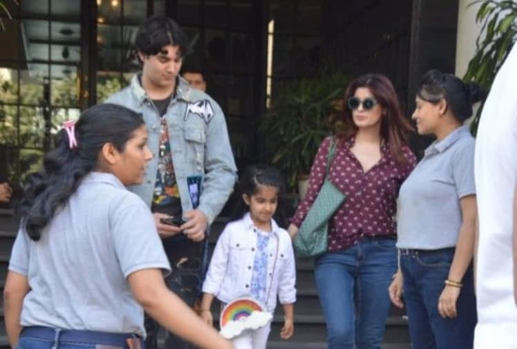 akshay khanna wife twinkle khanna with son aarav and nitara
