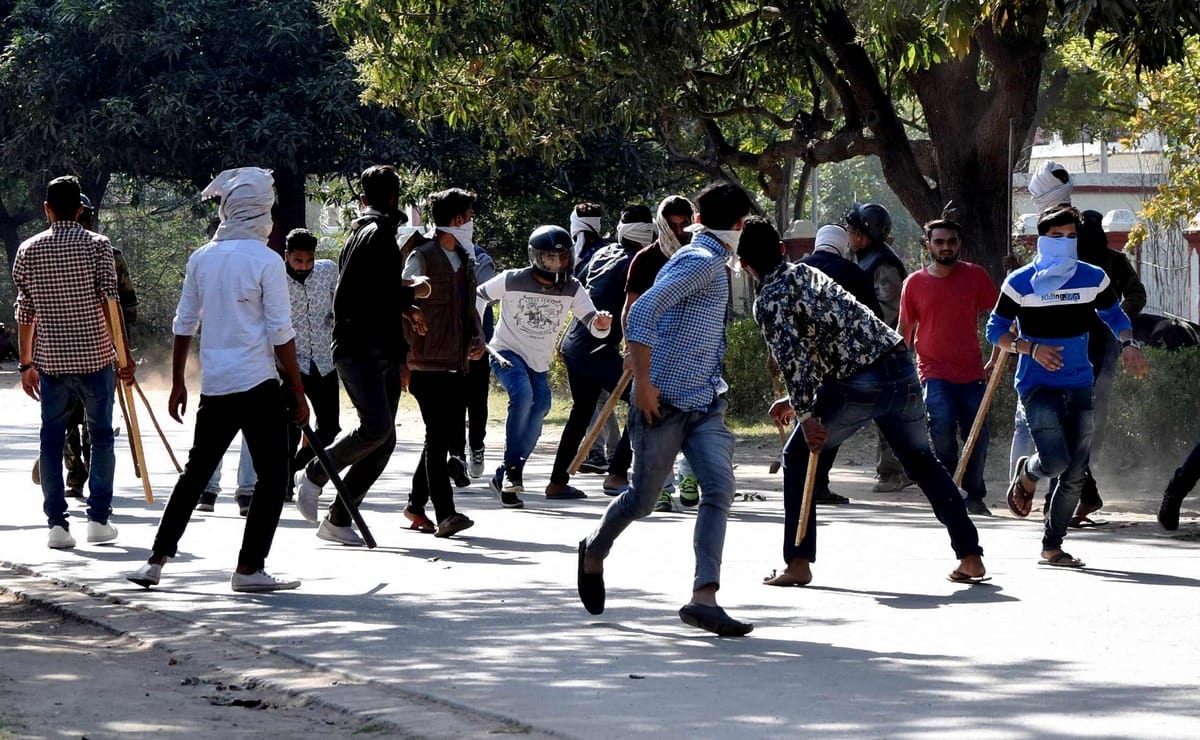 Violence between Two students groups in BHU
