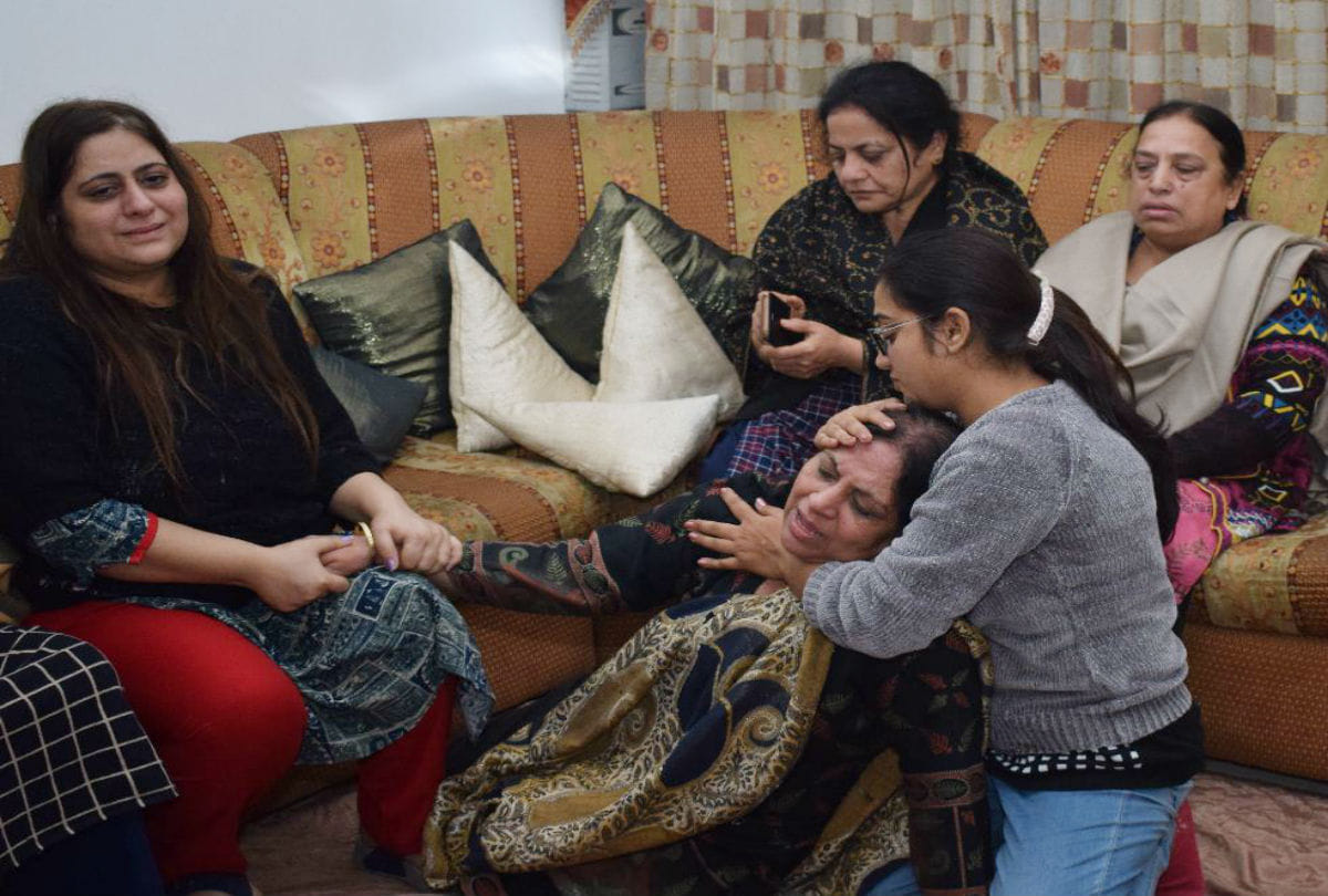mother and two daughter found dead in bathroom in agra