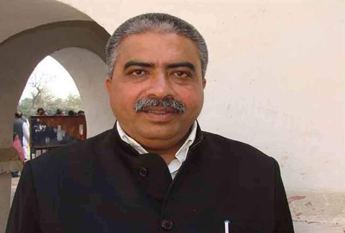 Ex MP Rakesh Sachan want quit Samajwadi Party