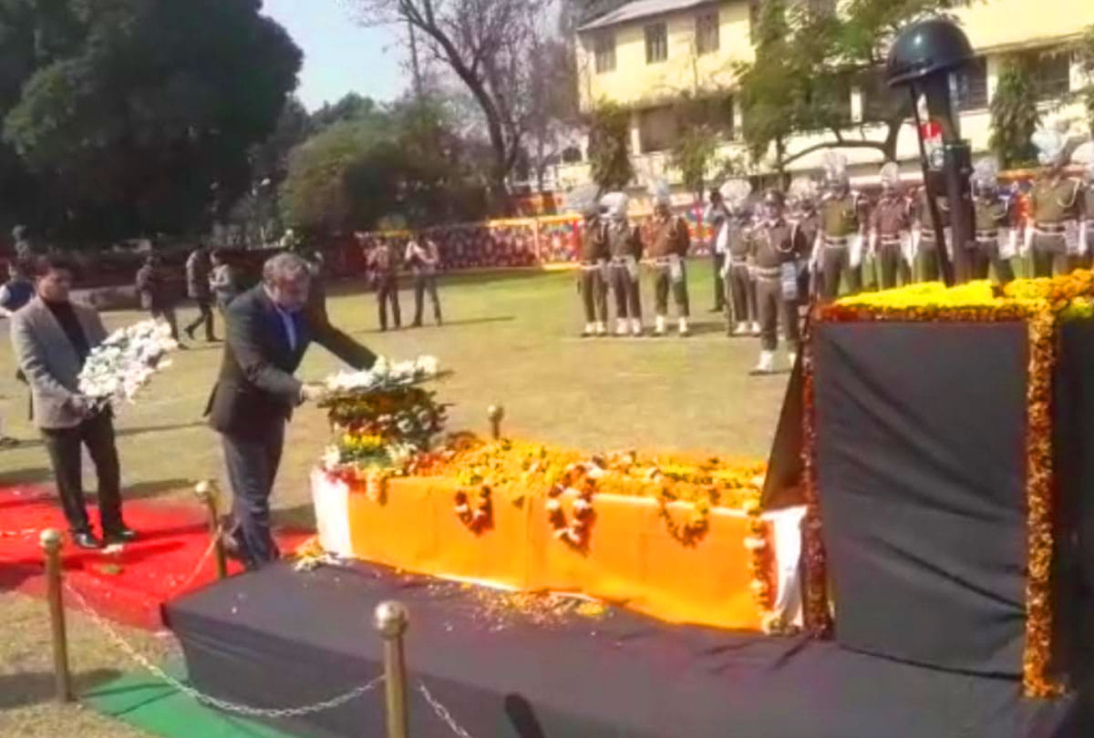 wreath laying ceremony of DSP Aman Thakur, who lost his life in encounter Tarigam, Kulgam