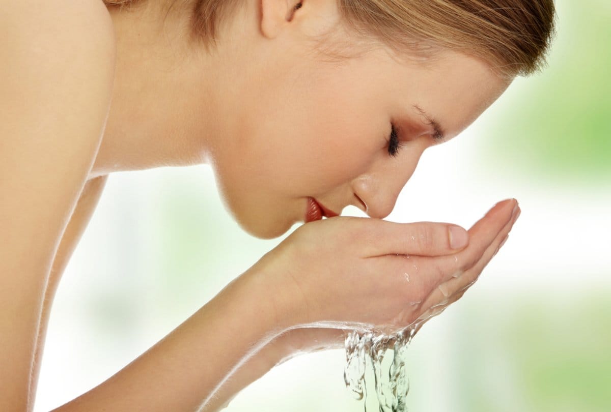 how to clean face in right way in hindi