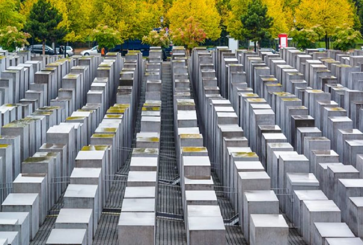 Powerful War Memorials Form Around The World