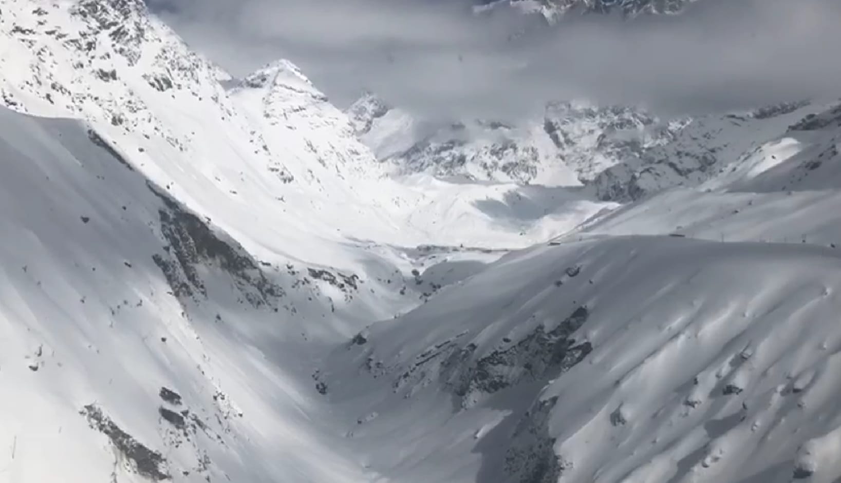 Kedarnath Dham After Snowfall Exclusive photos captured by helicopter