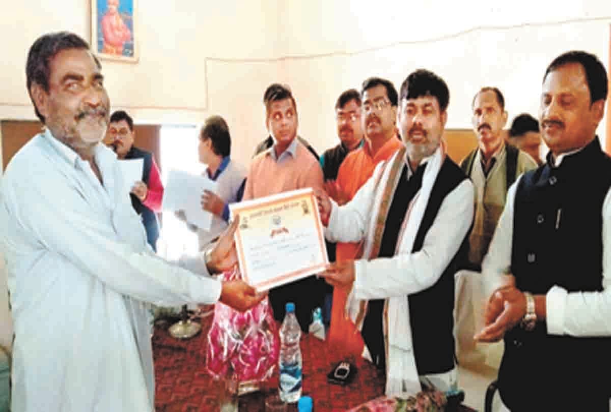 Pratapgarh: Two thousand two thousand people reached the account of 80 thousand farmers