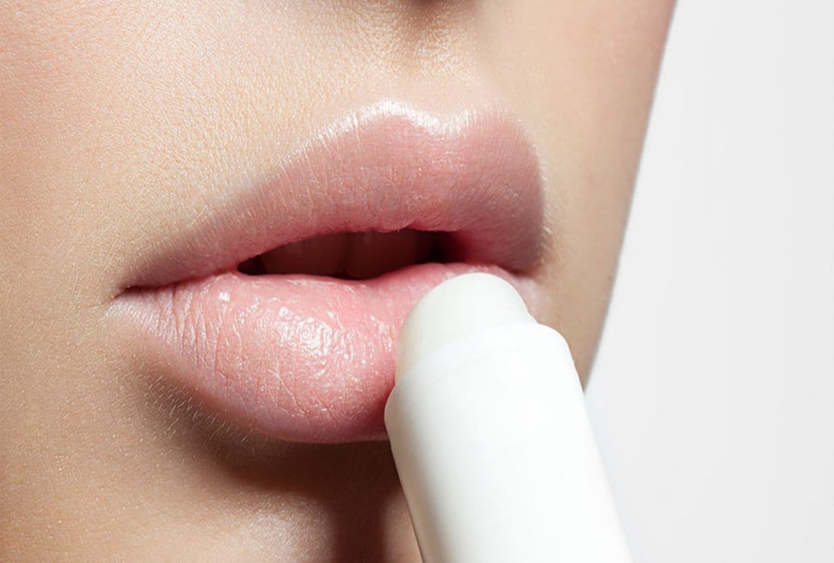Monsoon Makeup Tips how to keep lipstick long lasting on lips